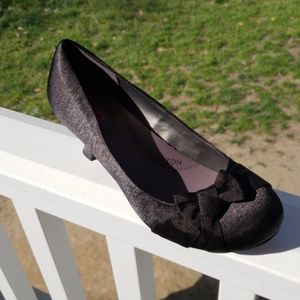Comfort fit black heels size 8wd